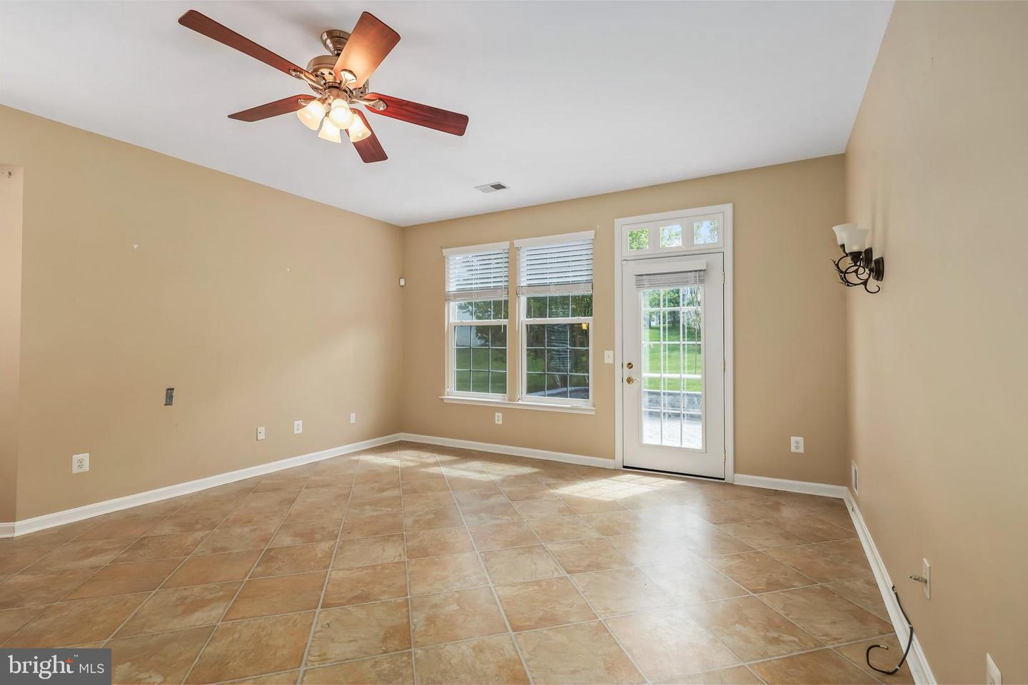 4046 Lunar Eclipse Dr Property Photo 12