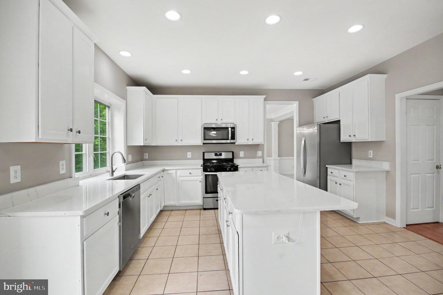 15082 Stepping Stone Dr Property Photo 18
