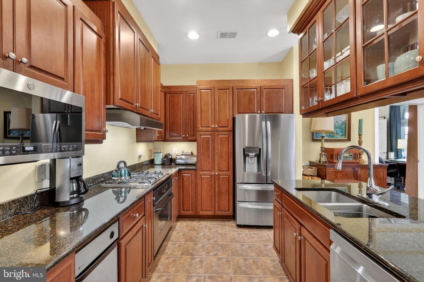810 Belmont Bay Dr #302 Property Photo 3