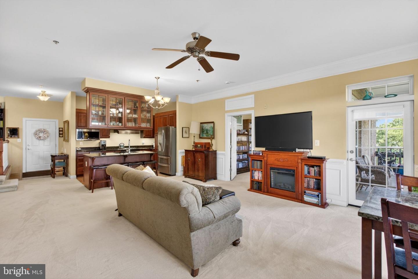810 Belmont Bay Dr #302 Property Photo 6