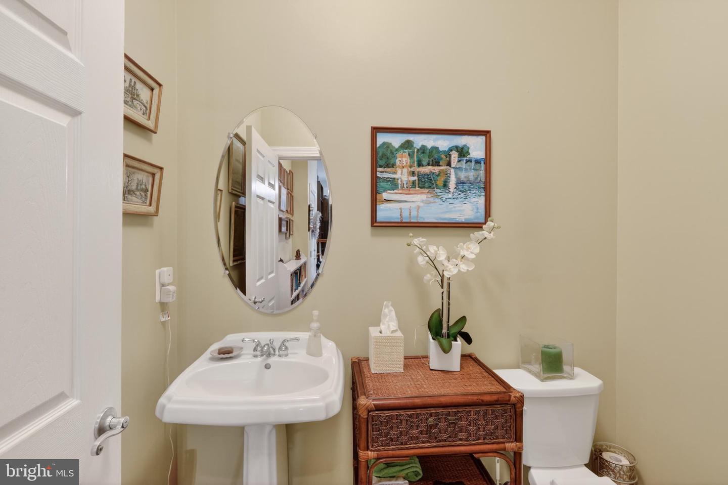 810 Belmont Bay Dr #302 Property Photo 20