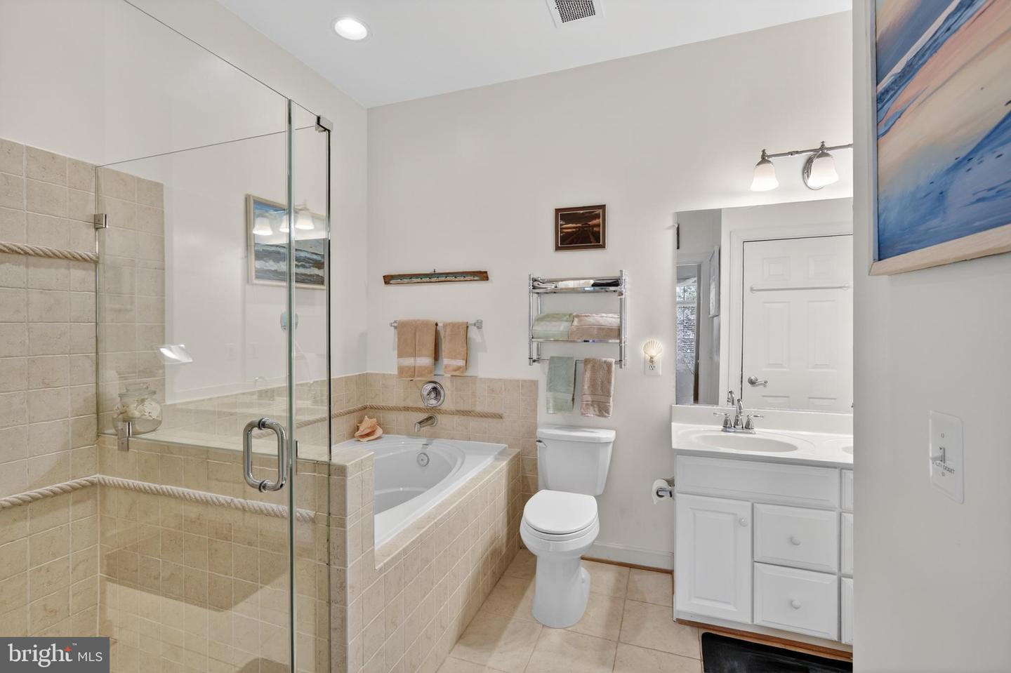 810 Belmont Bay Dr #302 Property Photo 23