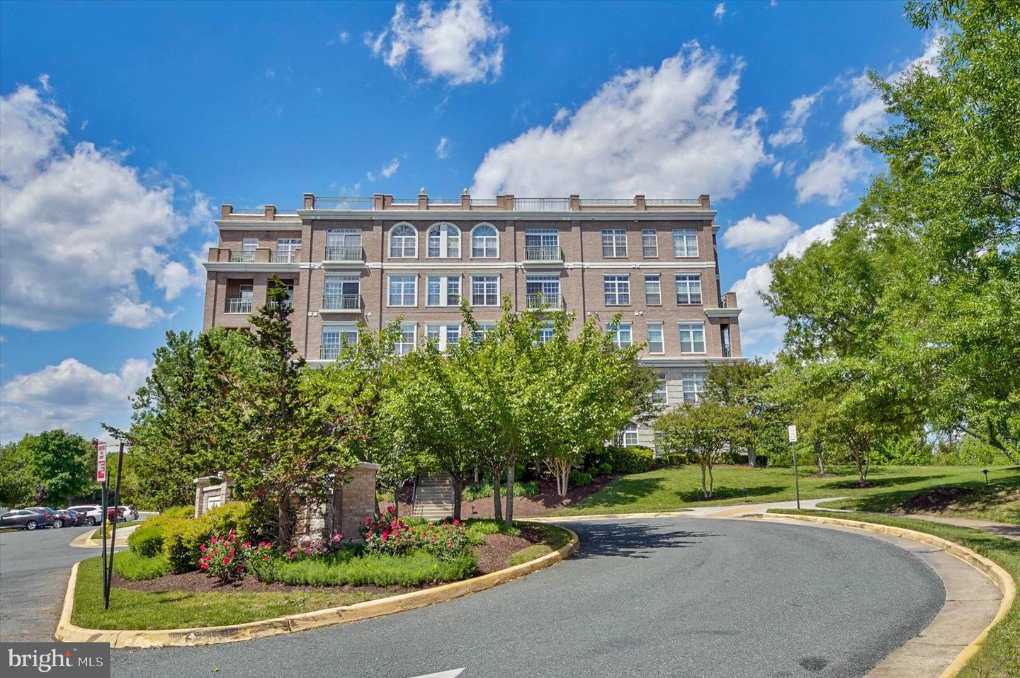 820 Belmont Bay Dr #303 Property Photo 5