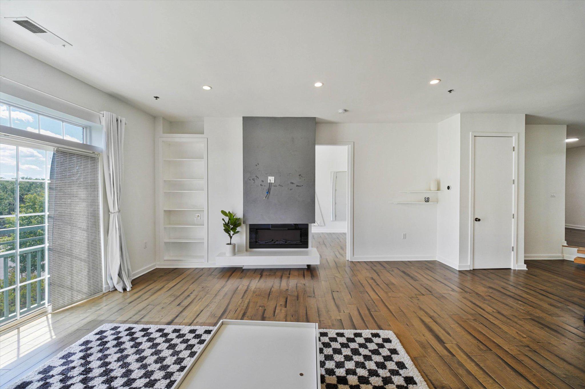 820 Belmont Bay Dr #303 Property Photo 28