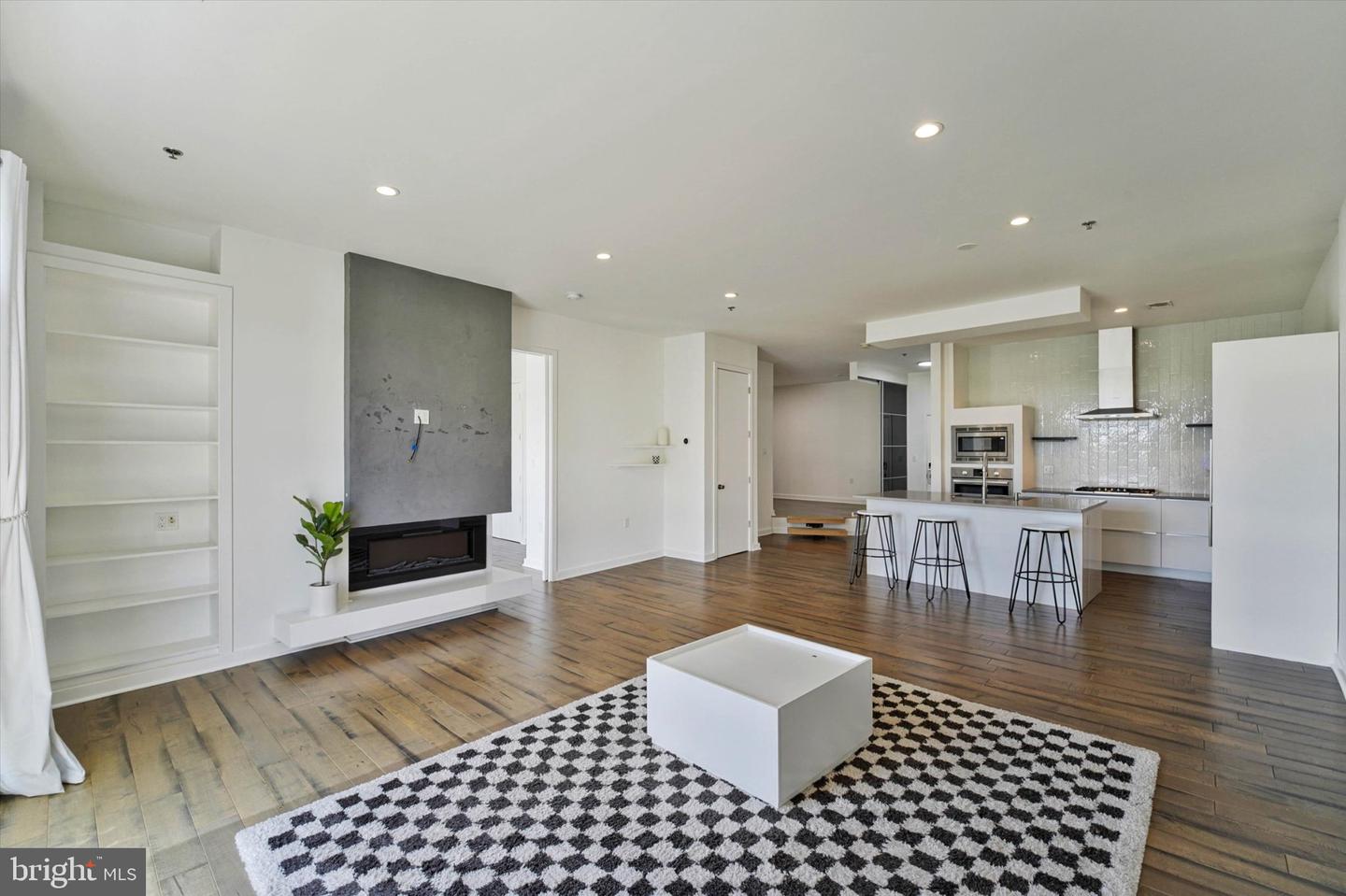820 Belmont Bay Dr #303 Property Photo 29