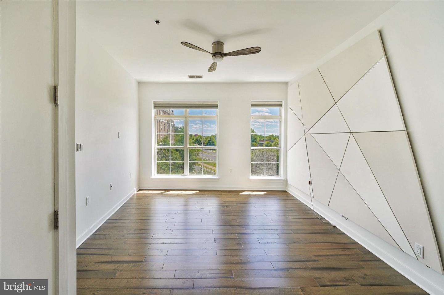 820 Belmont Bay Dr #303 Property Photo 37