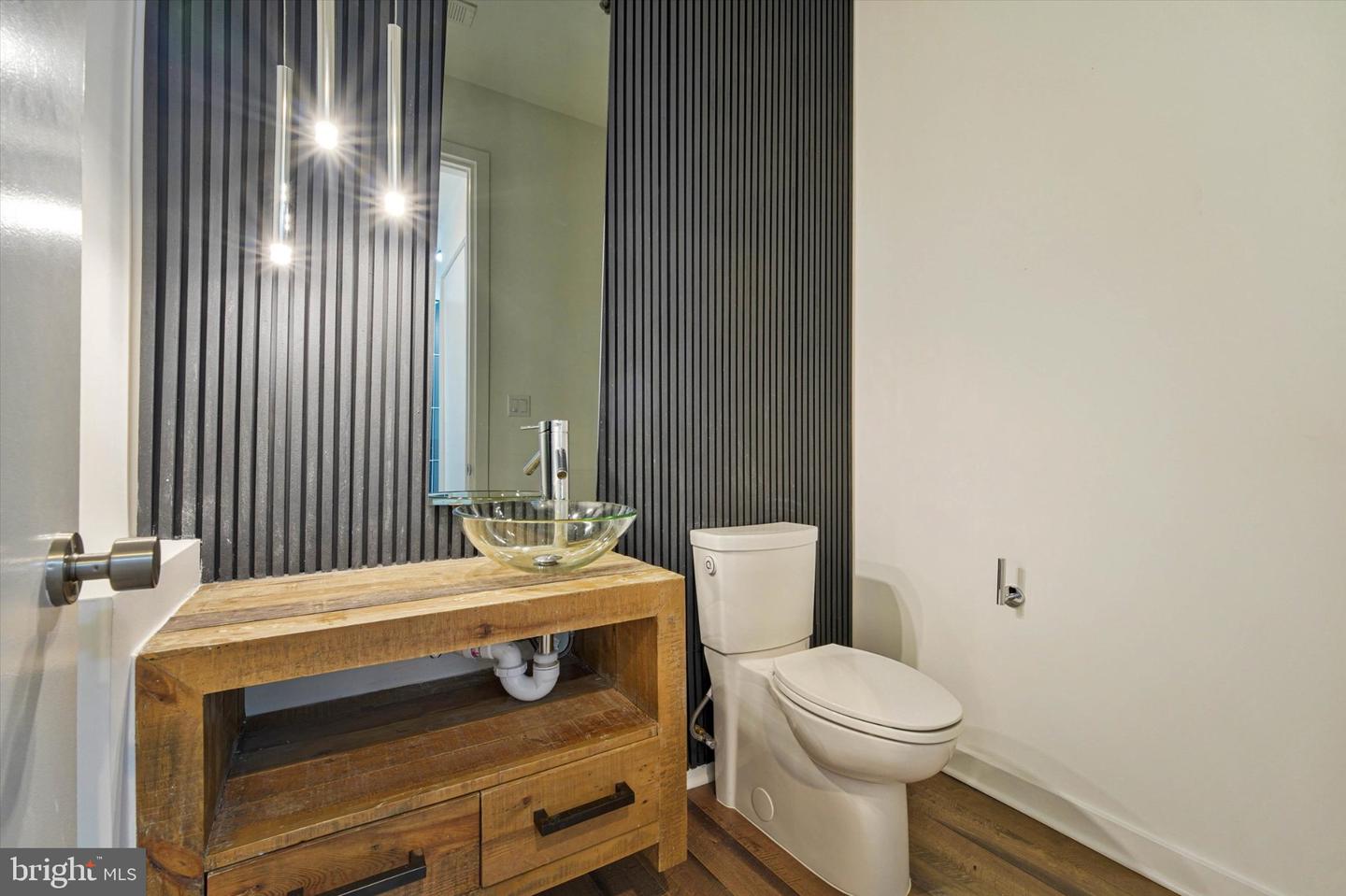 820 Belmont Bay Dr #303 Property Photo 44