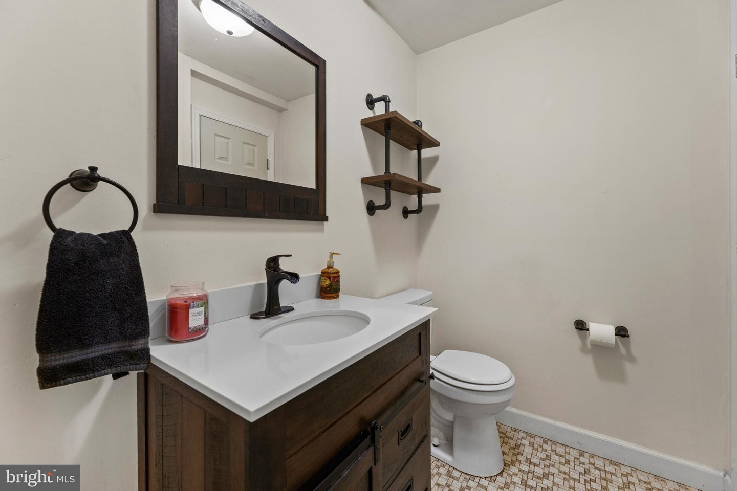 10208 Oxfordshire Dr Property Photo 12