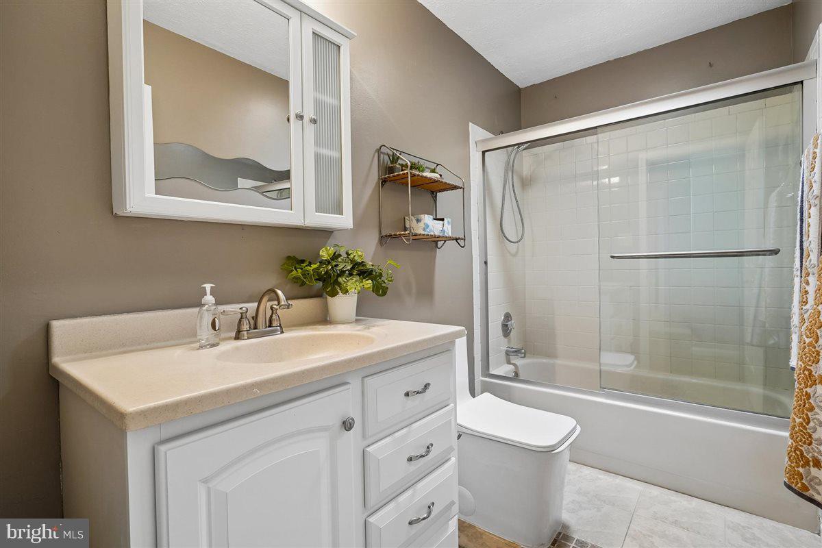 15792 Devonald Pl Property Photo 31