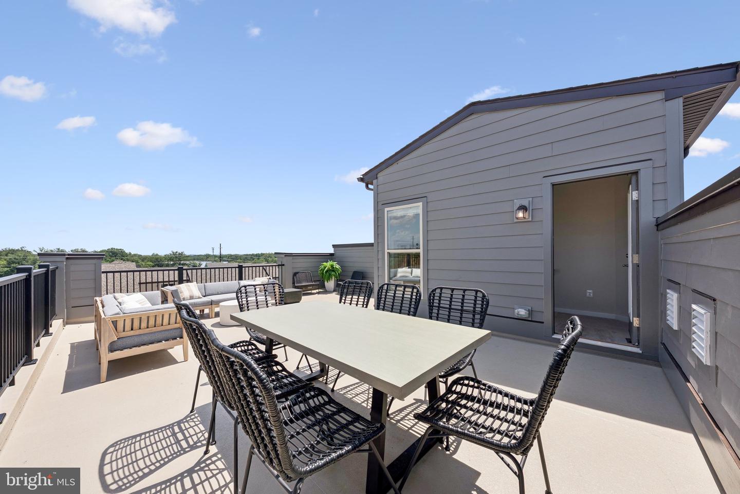 11007 Joslin St Property Photo 28