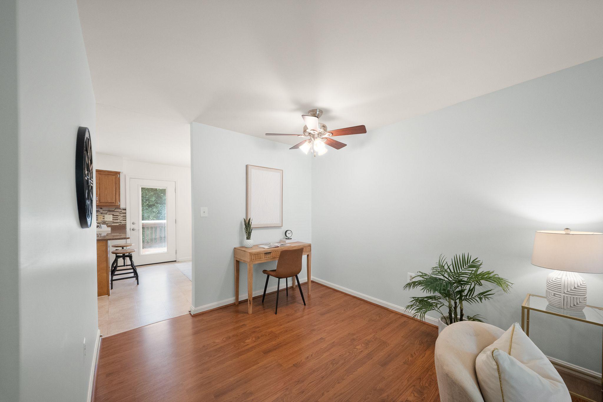 15325 Waters Edge Ct Property Photo 7