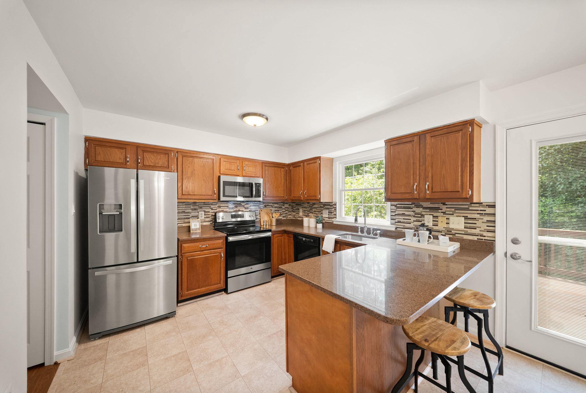 15325 Waters Edge Ct Property Photo 11