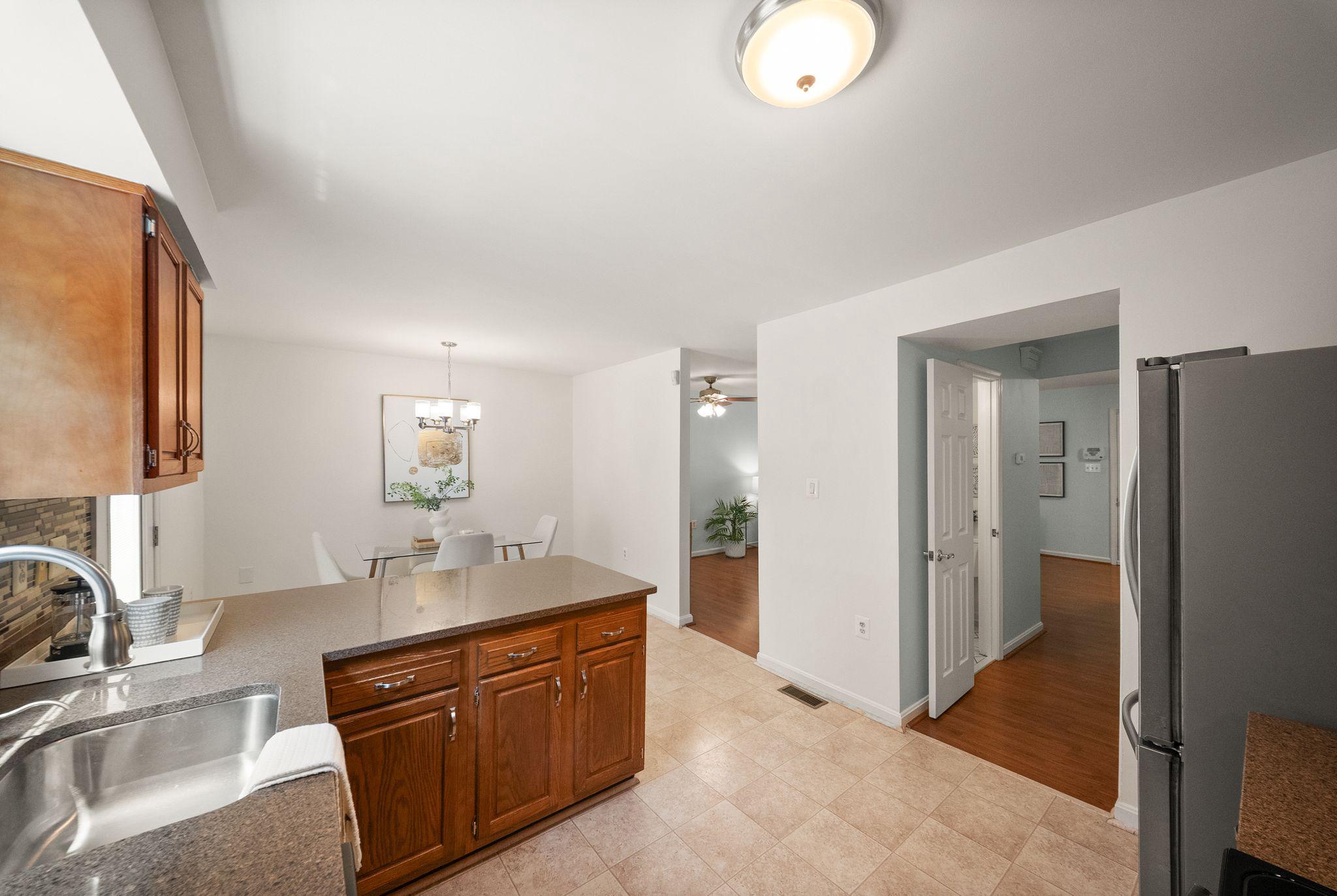 15325 Waters Edge Ct Property Photo 13