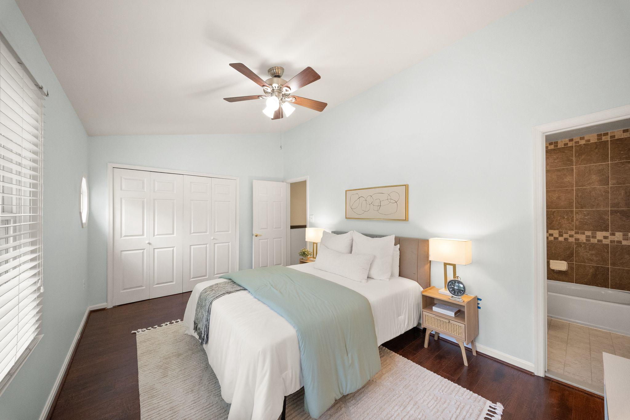 15325 Waters Edge Ct Property Photo 22