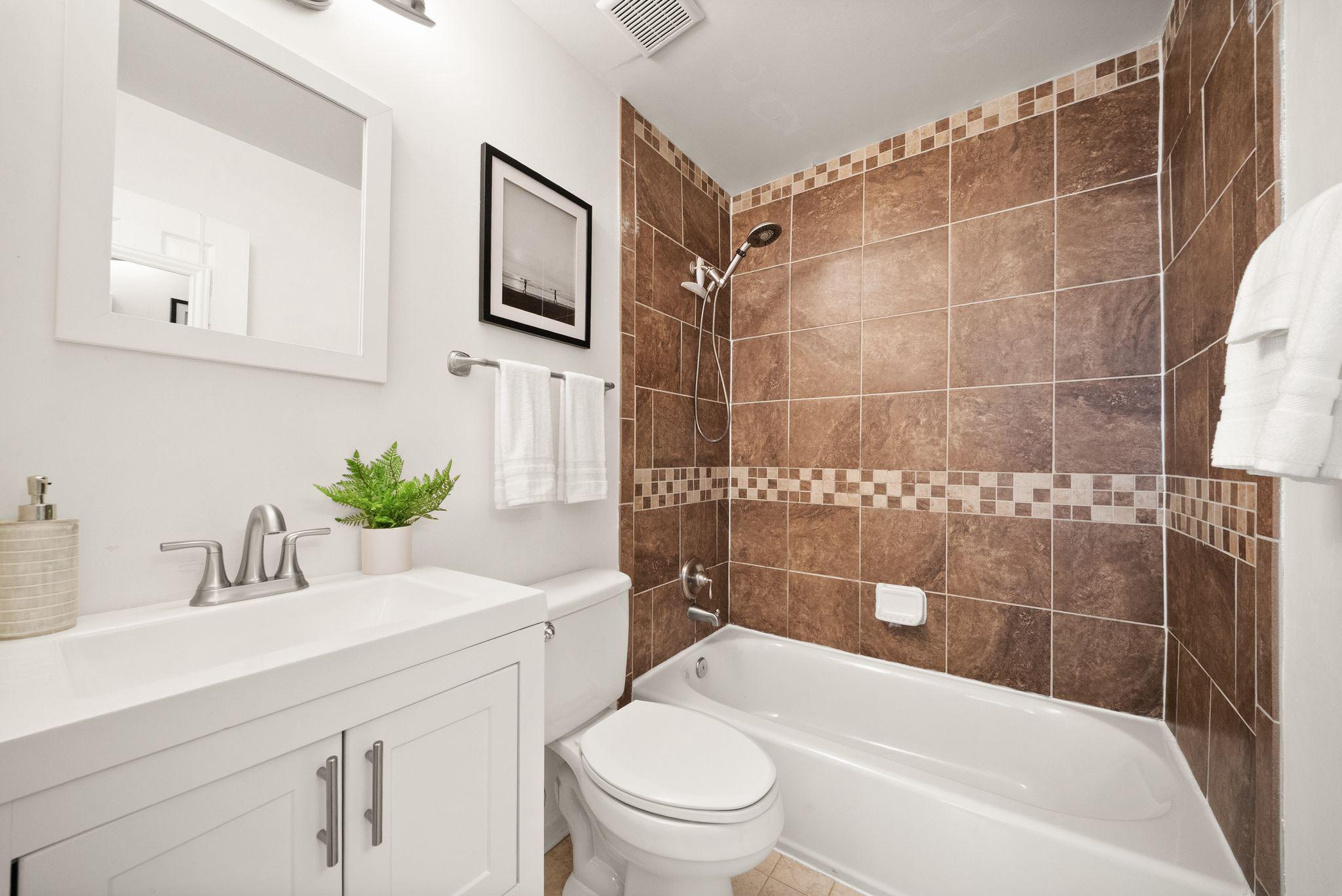 15325 Waters Edge Ct Property Photo 24