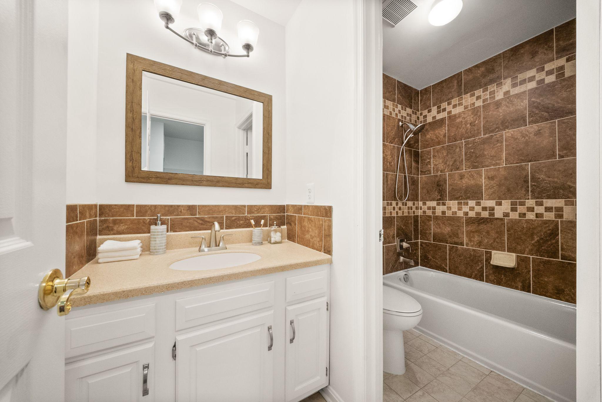 15325 Waters Edge Ct Property Photo 28