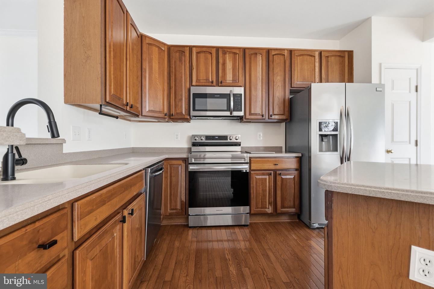 1526 Grosbeak Ct Property Photo 2