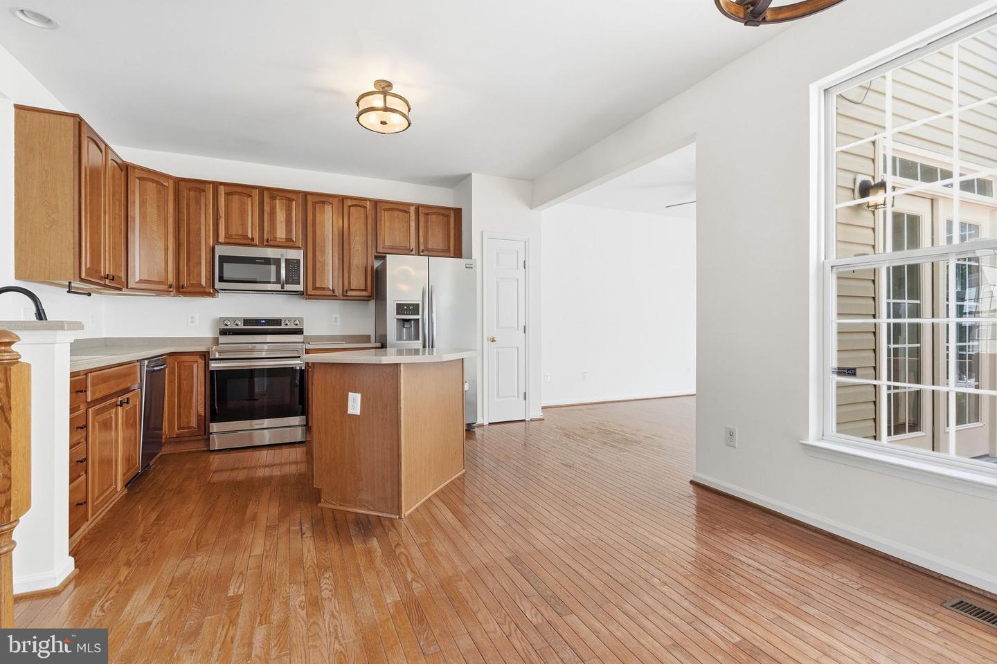 1526 Grosbeak Ct Property Photo 3