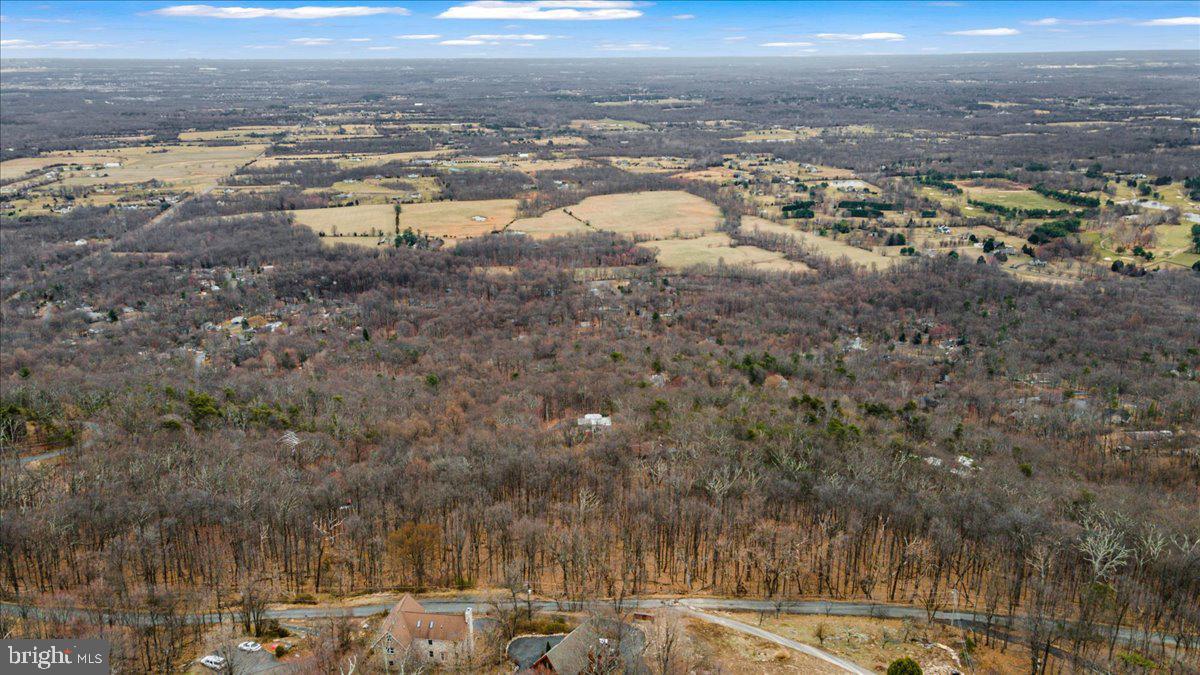 2621 LOOKOUT RD Property Photo 1