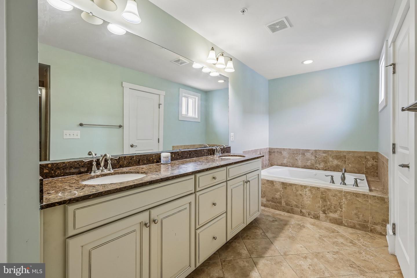 17141 Gullwing Dr Property Photo 34