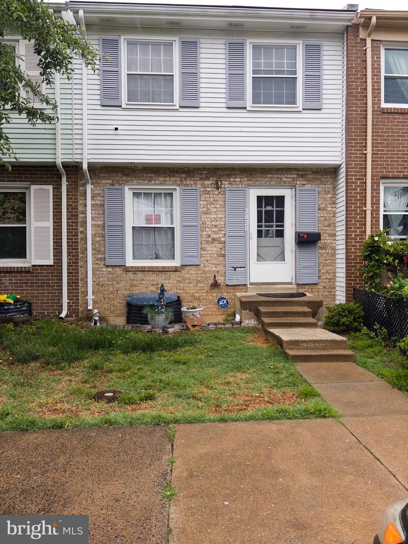 2828 Beechtree Ln Property Photo 3