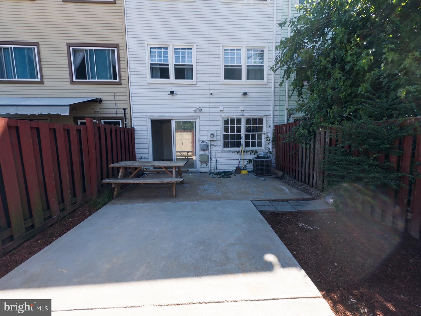 2828 Beechtree Ln Property Photo 8