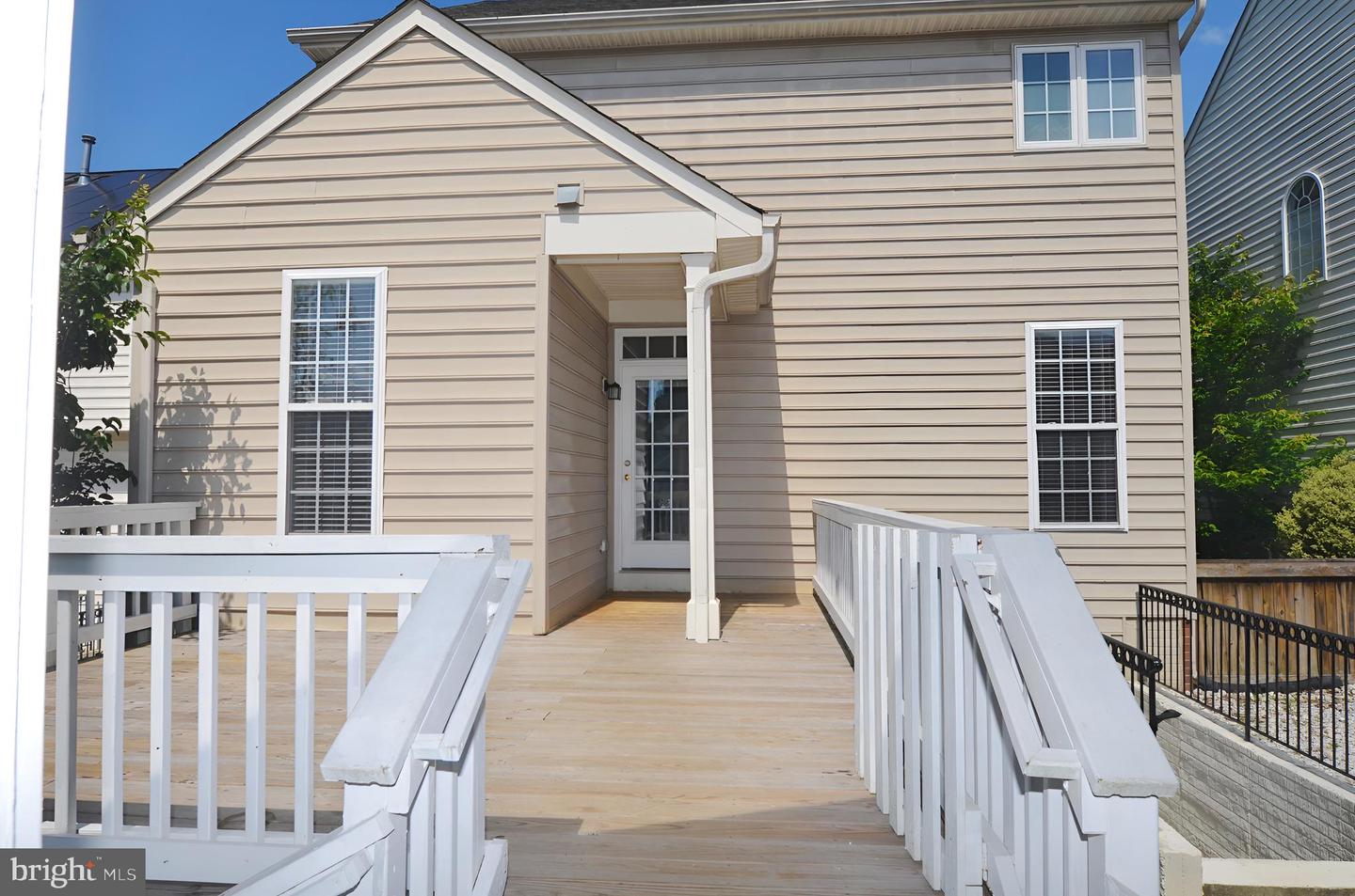 16291 Catenary Dr Property Photo 3