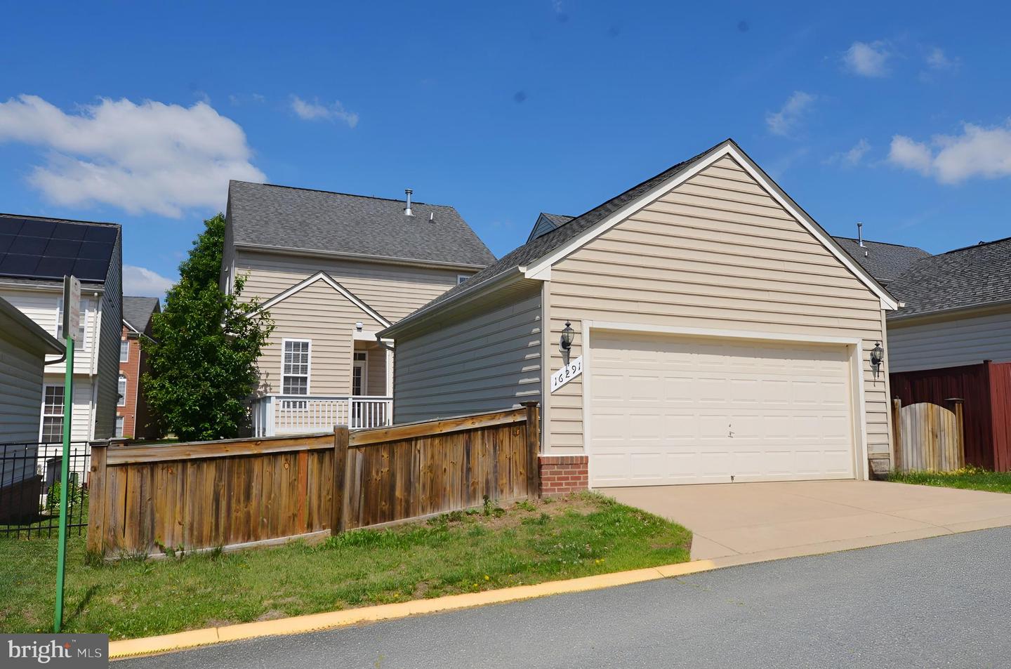 16291 Catenary Dr Property Photo 6