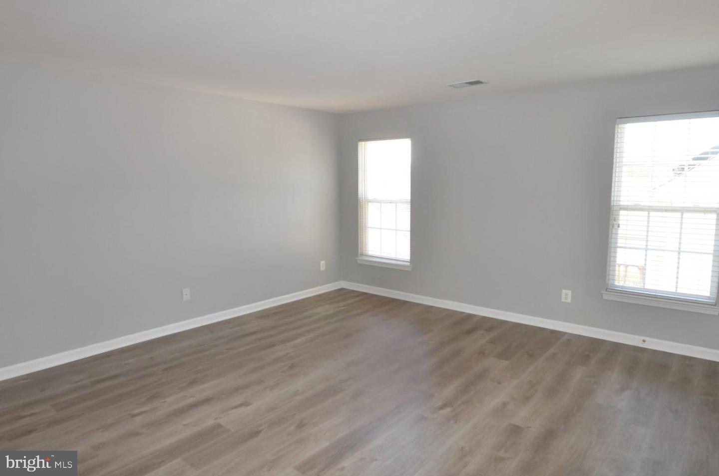 16291 Catenary Dr Property Photo 18