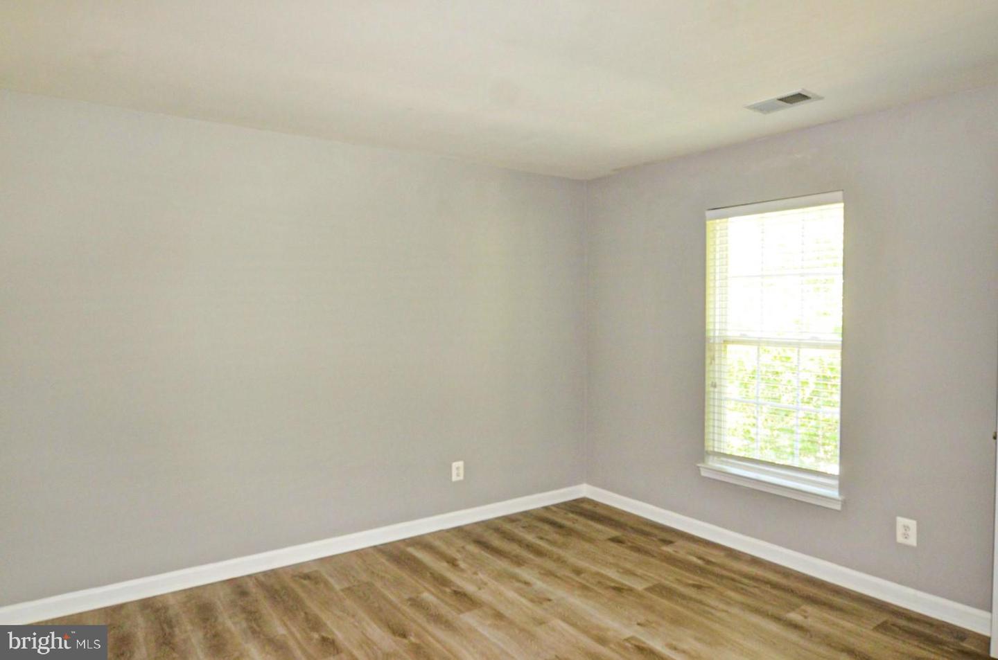 16291 Catenary Dr Property Photo 23