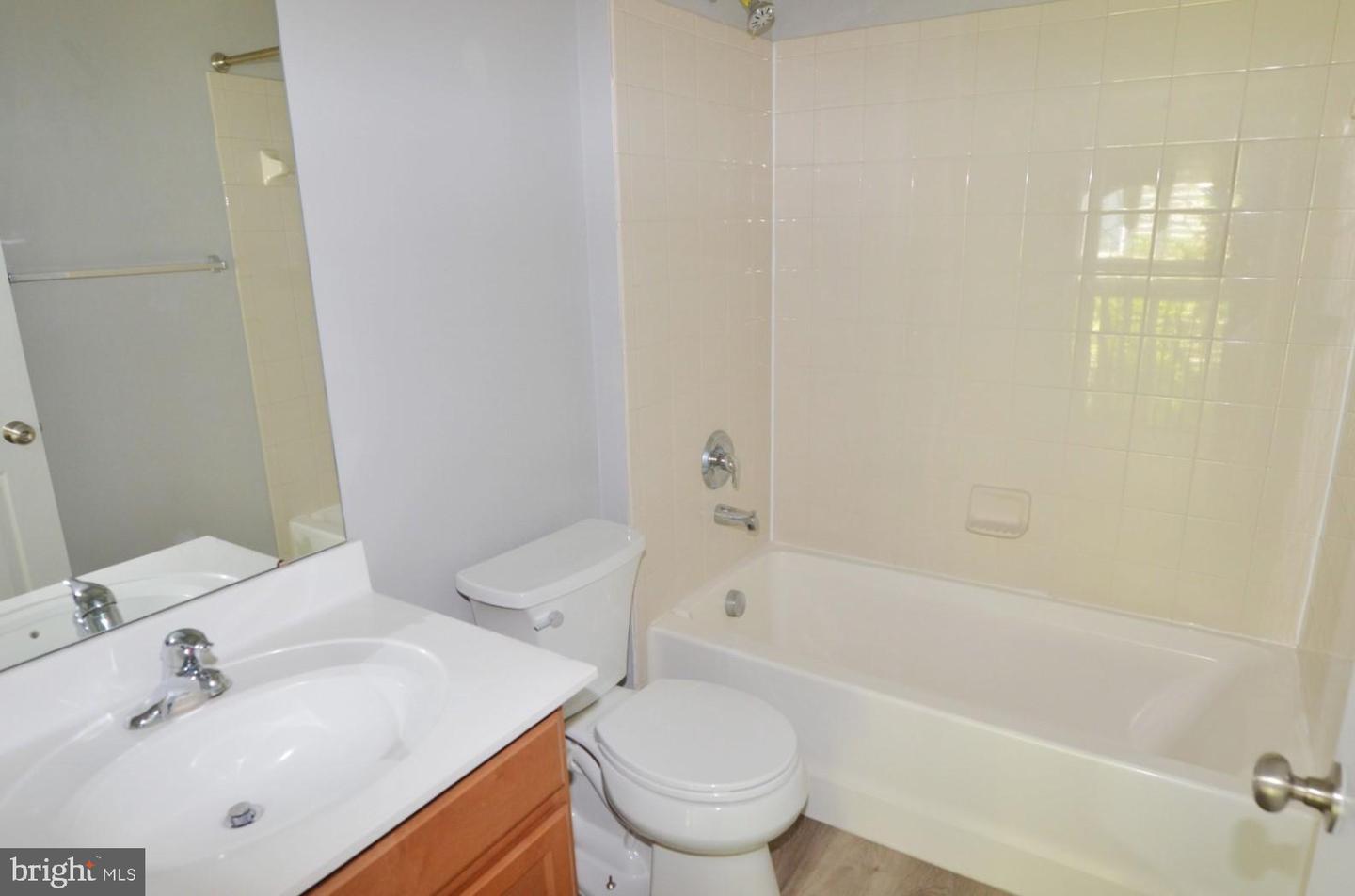 16291 Catenary Dr Property Photo 24