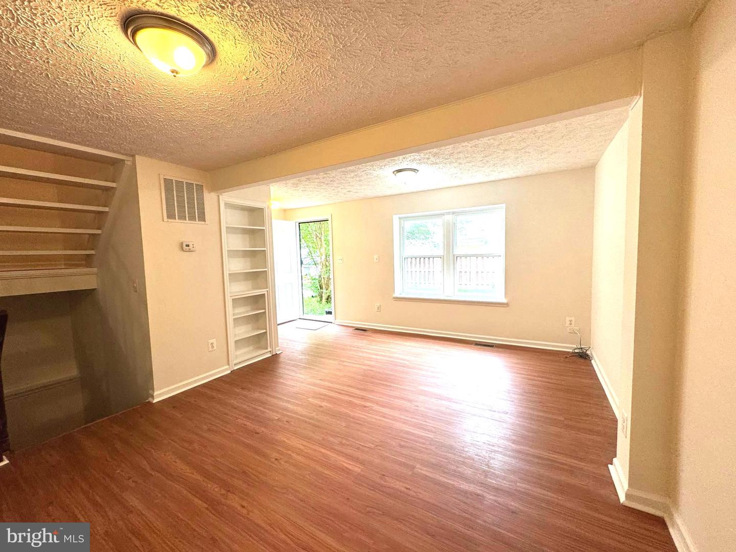 3654 Wharf Ln Property Photo 5