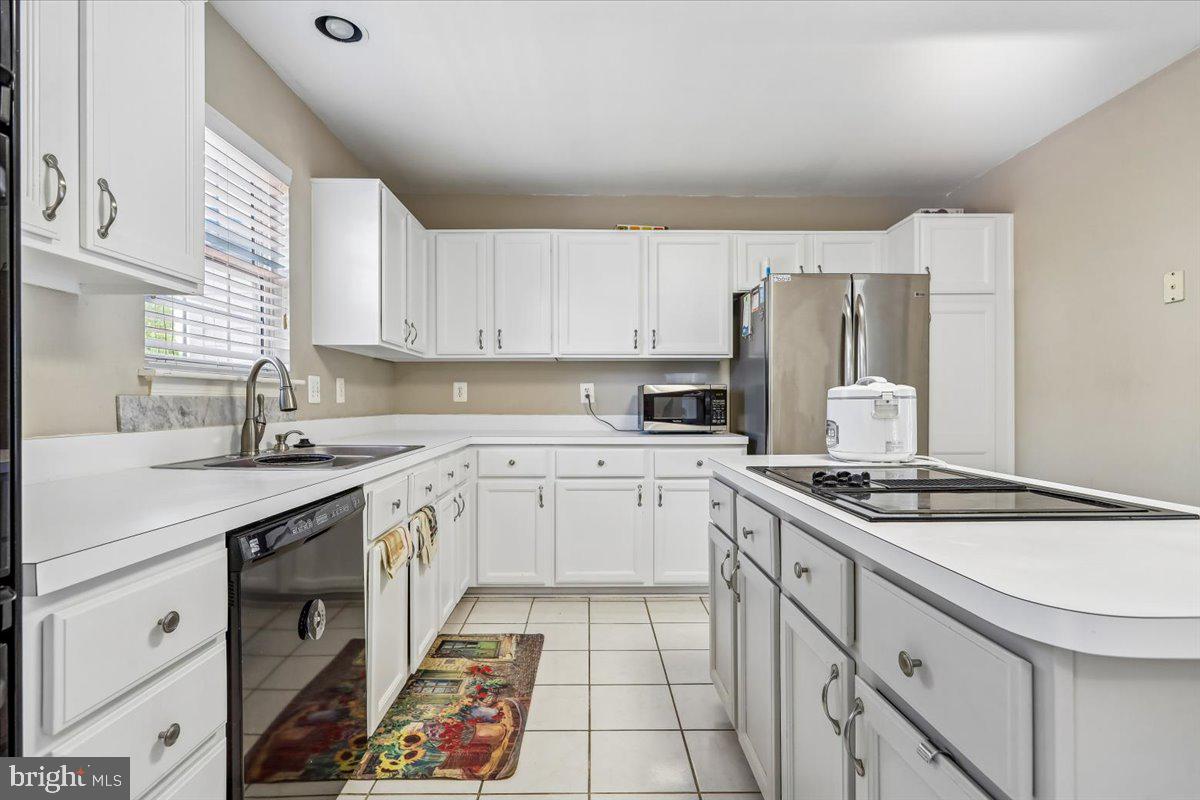 9077 Slate Stone Loop Property Photo 8