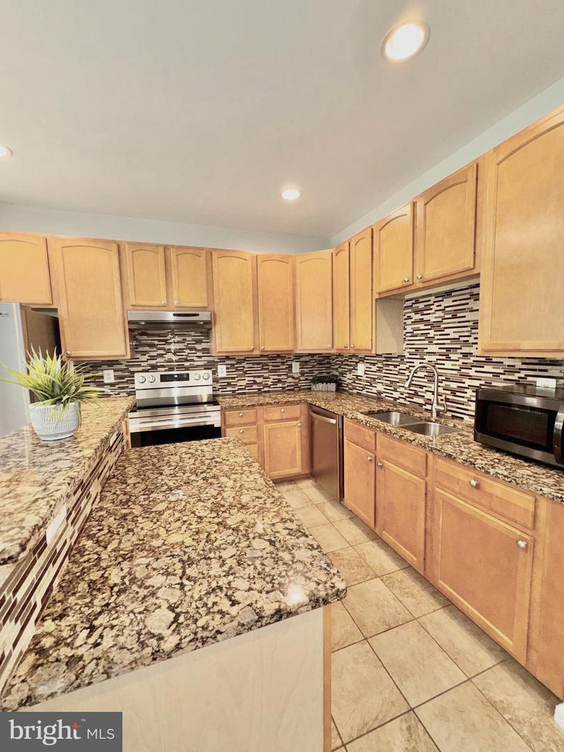 15769 Silent Tree Pl Property Photo 2