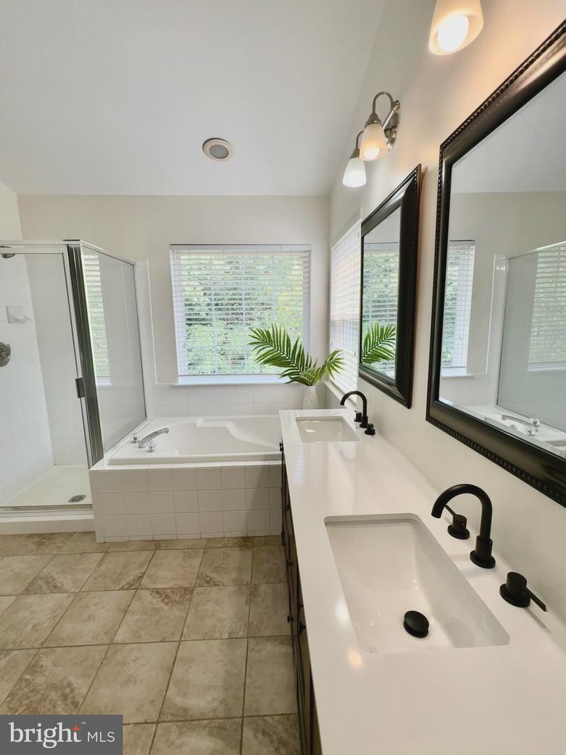 15769 Silent Tree Pl Property Photo 14