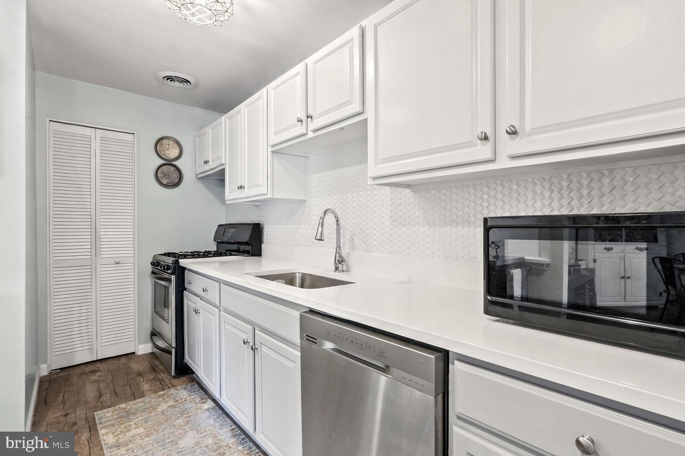12717 Gordon Blvd #120 Property Photo 1