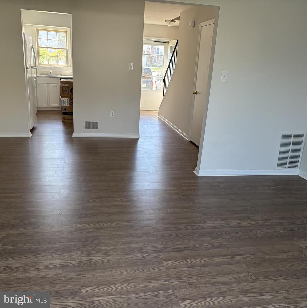 4624 Whitaker Pl Property Photo 2