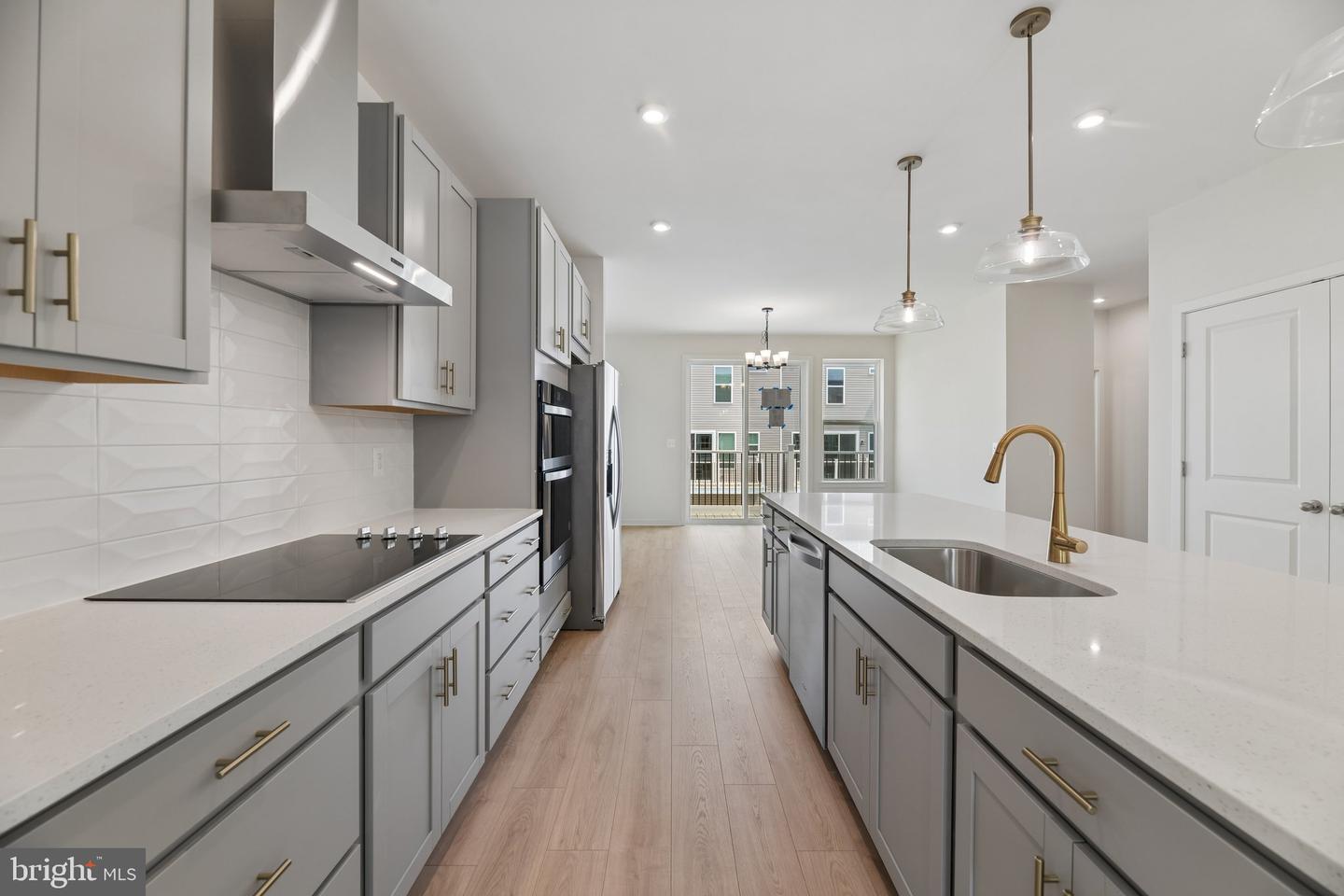 18024 Alicia Ave Property Photo 4