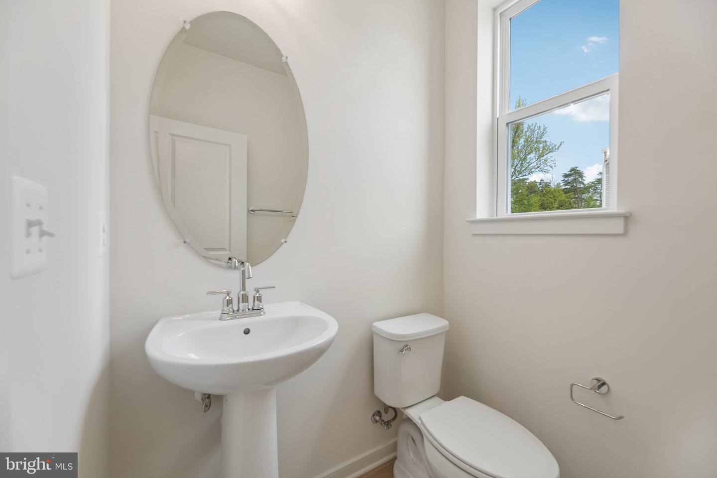 18024 Alicia Ave Property Photo 8