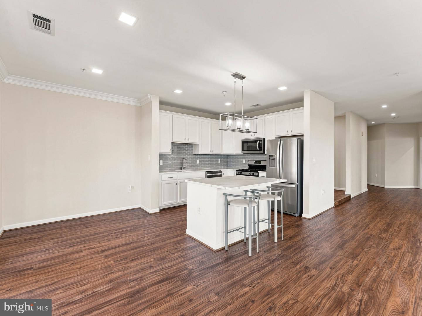 1641 Ladue Ct #304 Property Photo 6