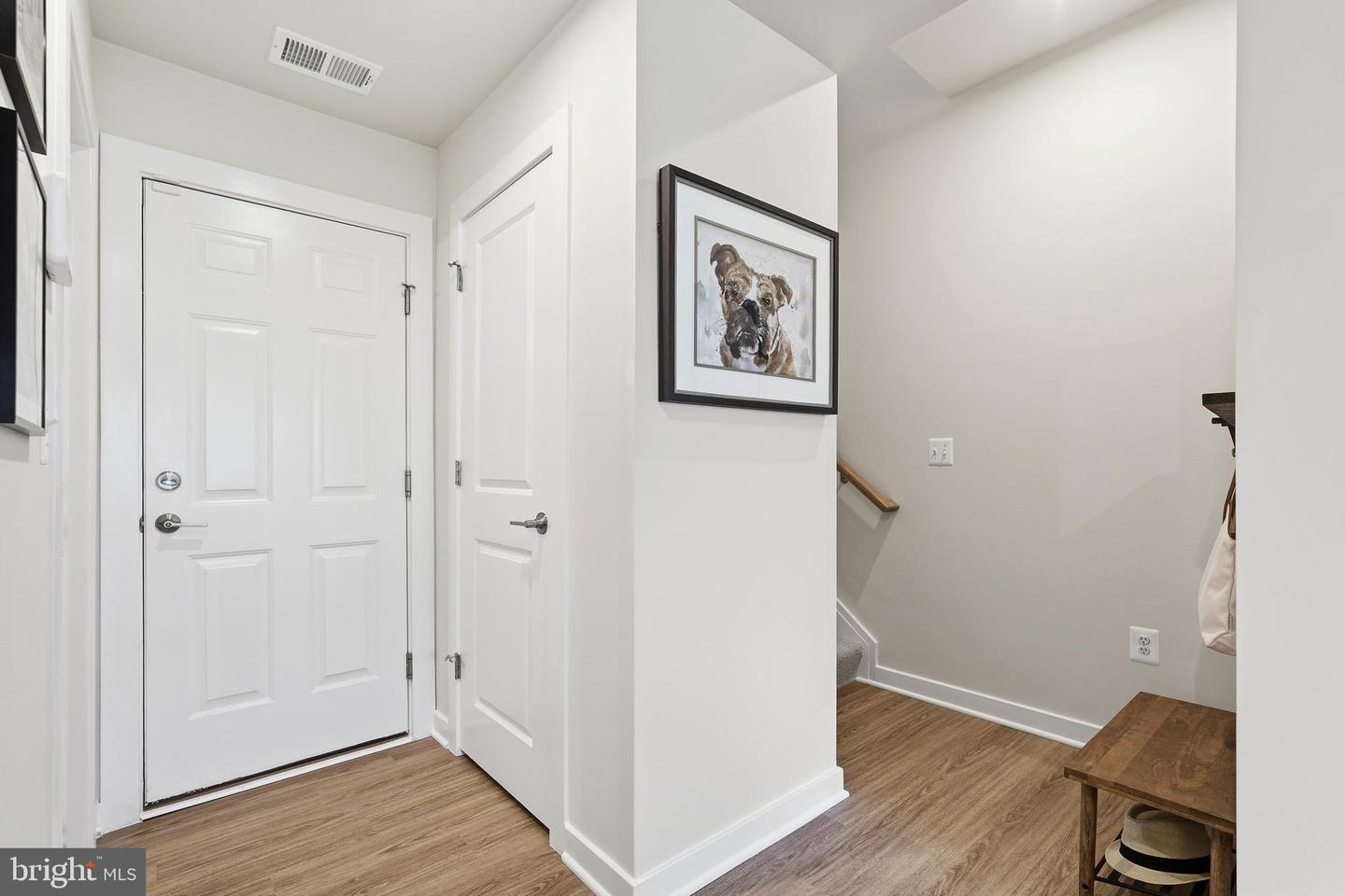 8894 Queensferry Rd Property Photo 20