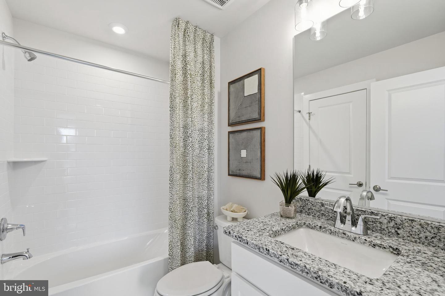 8894 Queensferry Rd Property Photo 32
