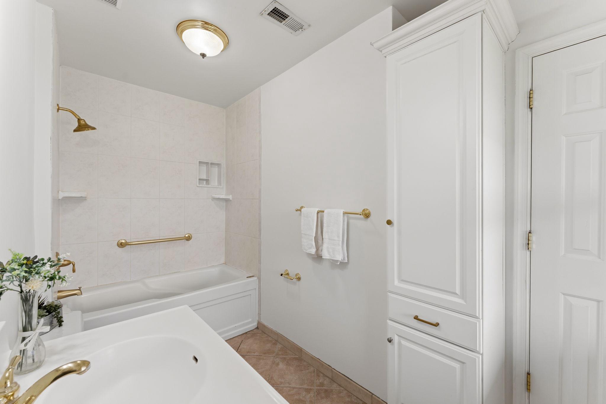 4740 Angus Dr Property Photo 28
