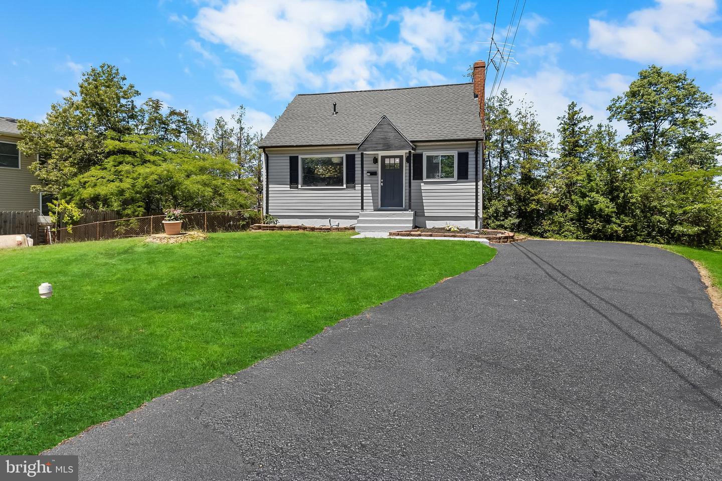 1304 COBB CT