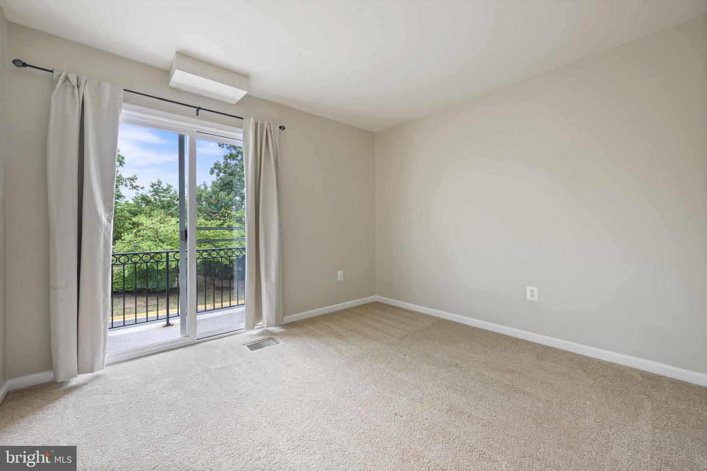 15555 John Diskin Cir Property Photo 17