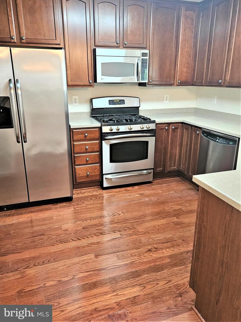 11268 Wortham Crest Cir #08 Property Photo 5