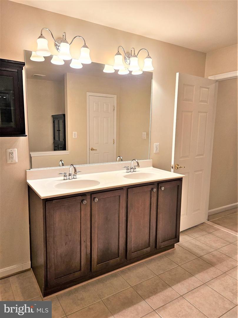 11268 Wortham Crest Cir #08 Property Photo 19