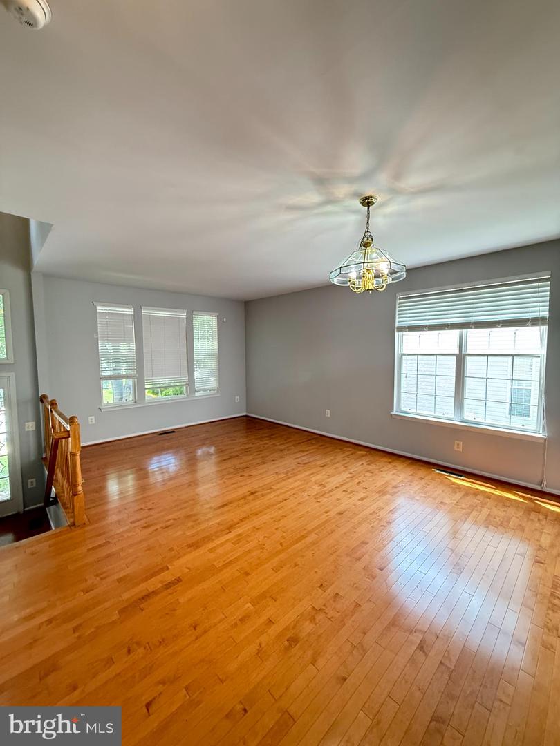 5106 Higgins Dr Property Photo 4