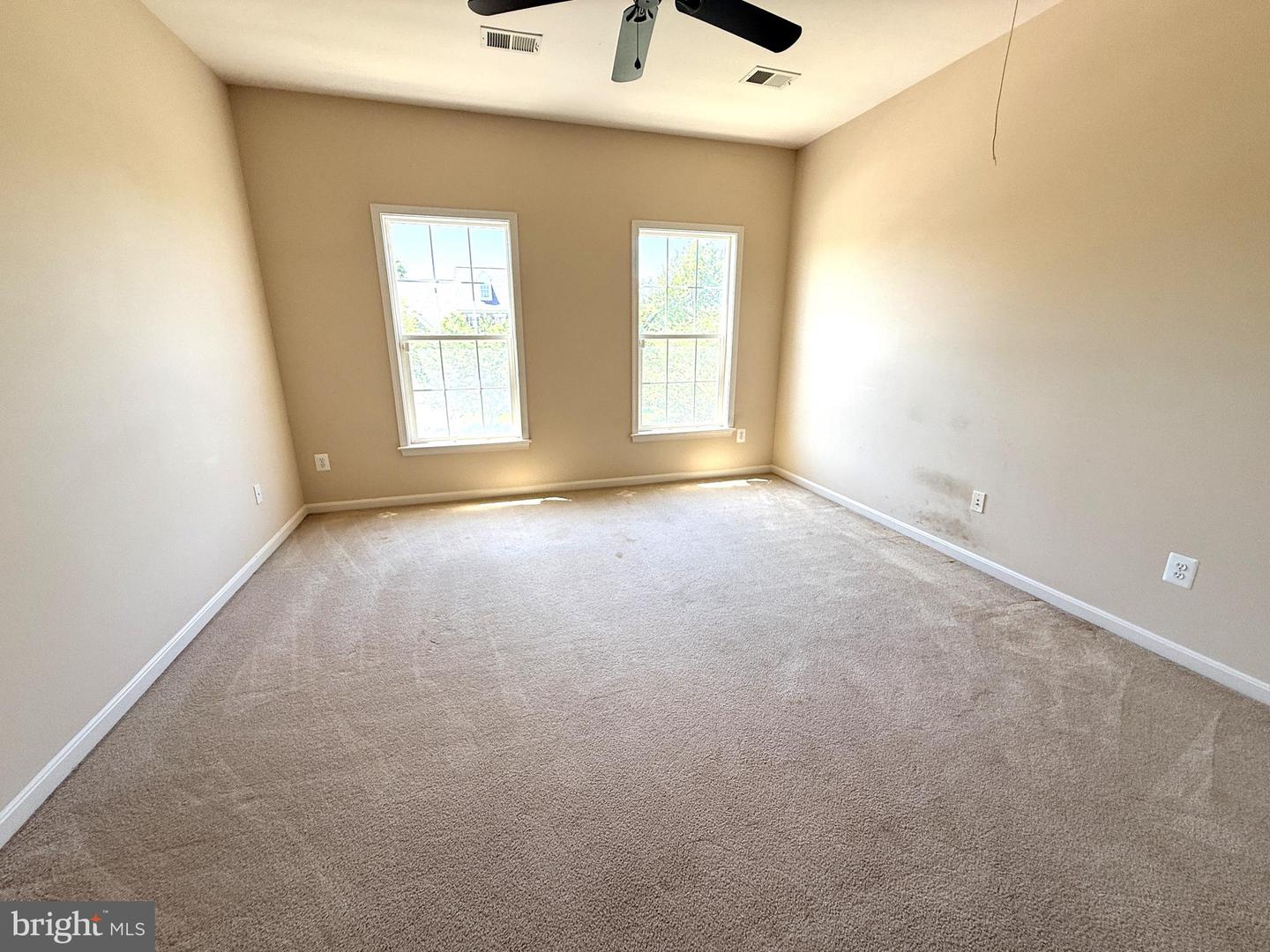 VAPW2122070 Property Photo 18
