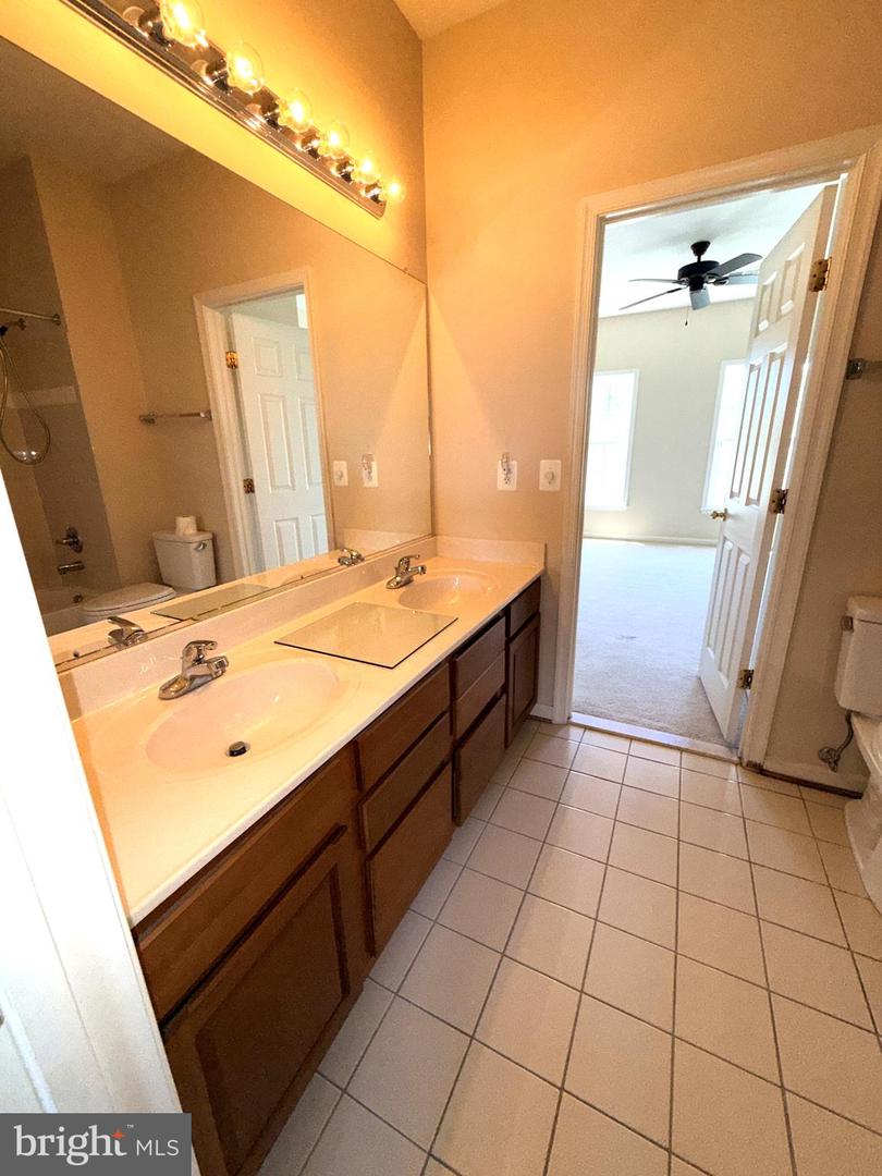 VAPW2122070 Property Photo 21